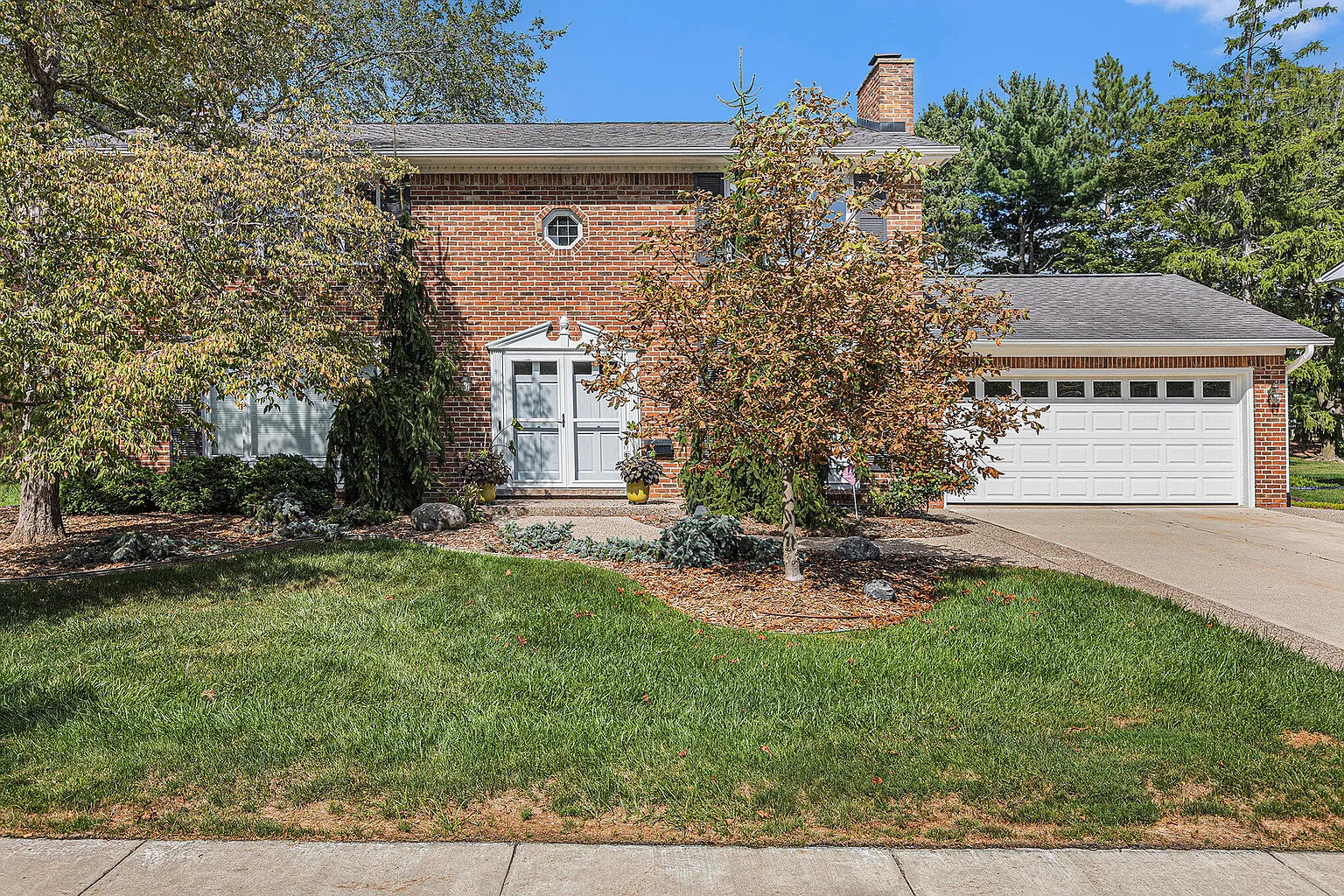 2222 Delaware Dr photo 1