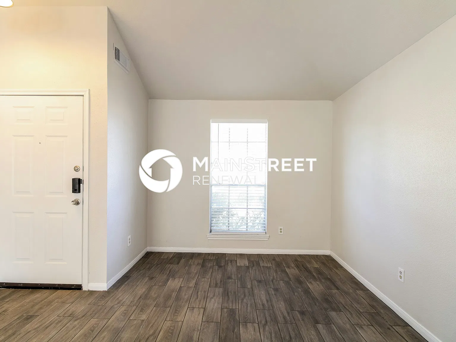 4110 Presidents Dr S — Photo 4