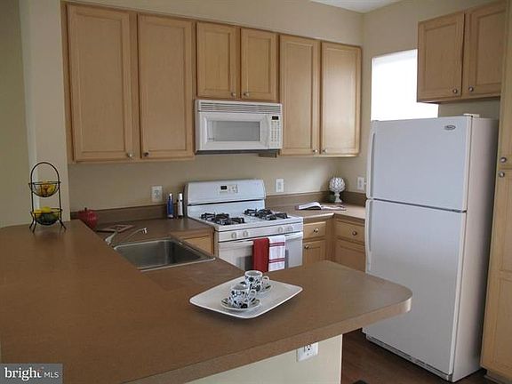 5th image of 23106 Blackthorn Sq