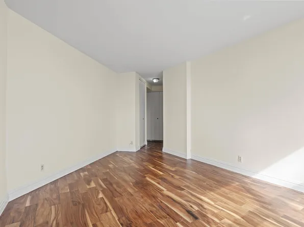 7004 Blvd East image 21 of 32