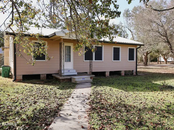 3905 Captain Cade Rd, Youngsville, LA 70592