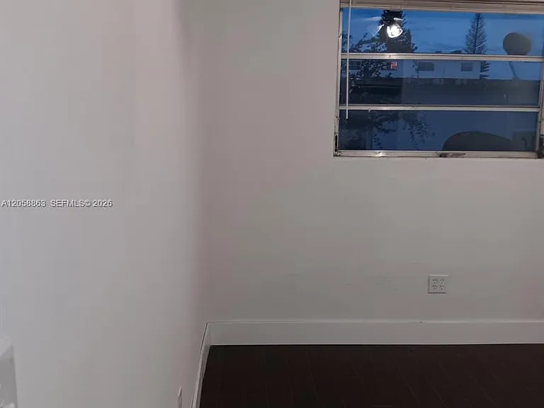 107 SW 18th Ct #12 — Photo 3