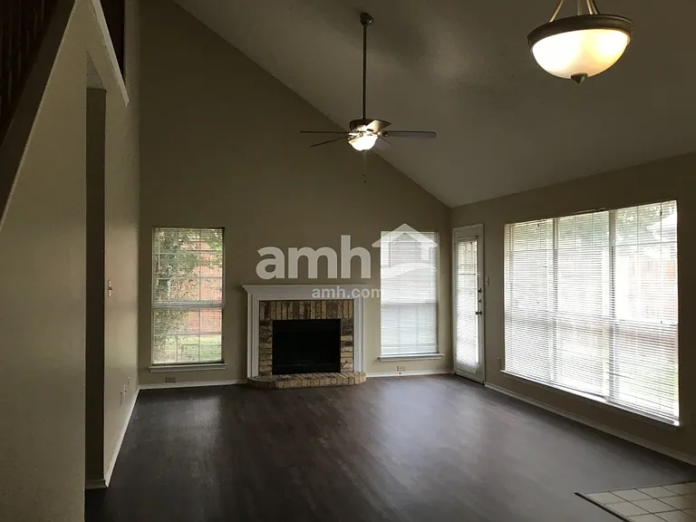 923 Plantation Dr — Photo 8