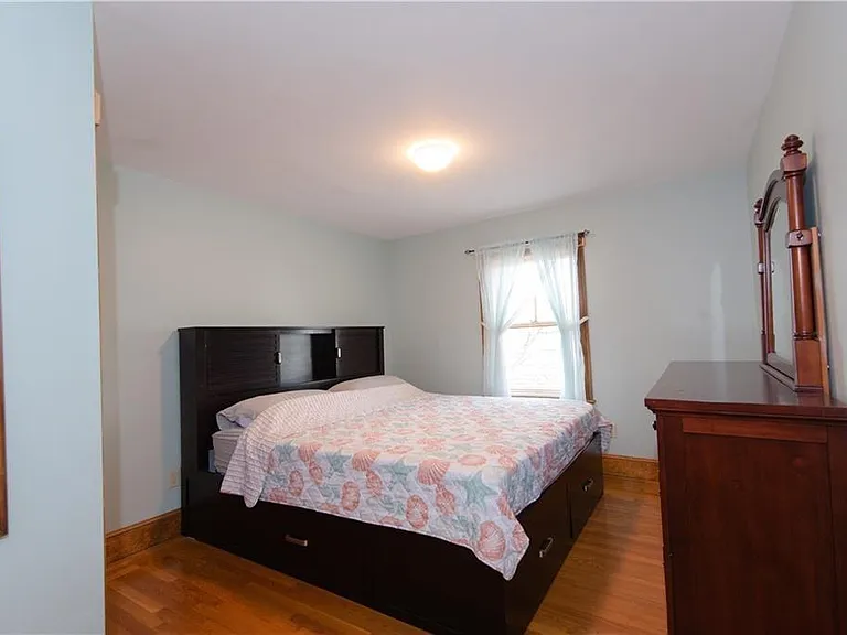 281 Wolcott Ave — Photo 8