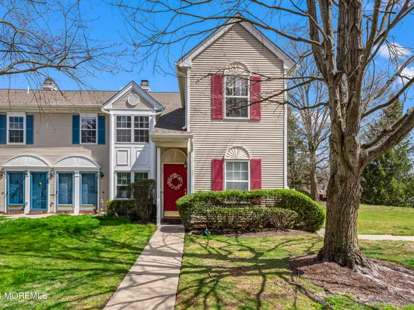 33 Stagecoach Drive, Holmdel, NJ 07733