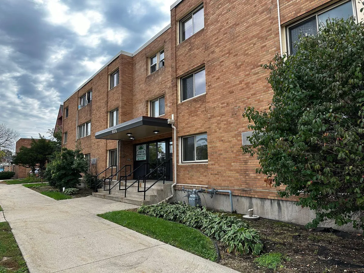 Primary Photo - Atrium Apartments