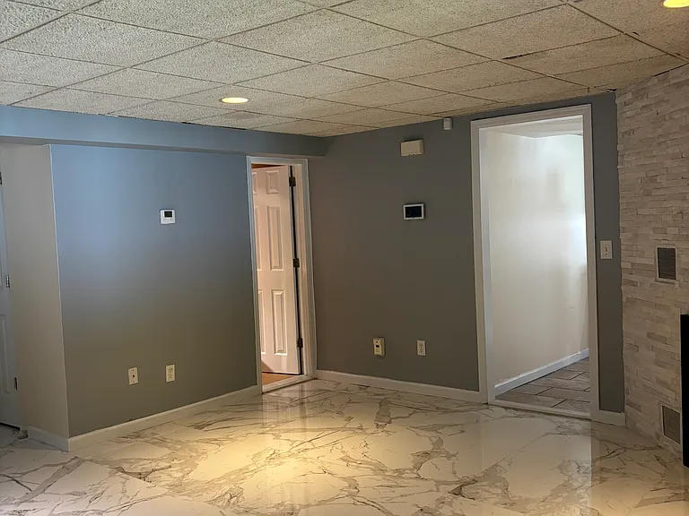 275 Evergreen Ave #B — Photo 9