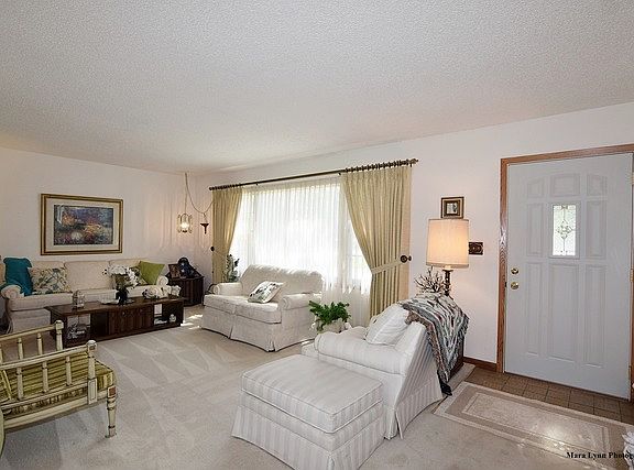 2nd image of 411 Harmony Dr