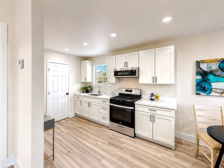 253 West Ave — Photo 12