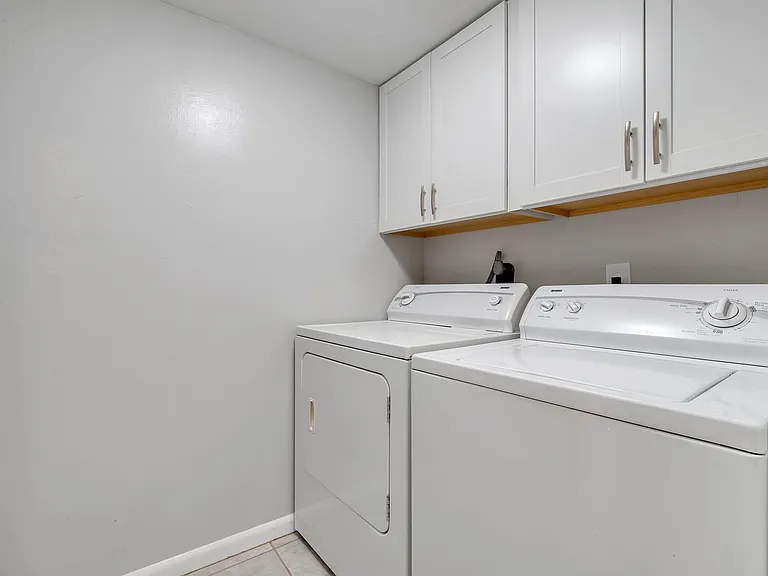 738 E Jefferson St — Photo 10