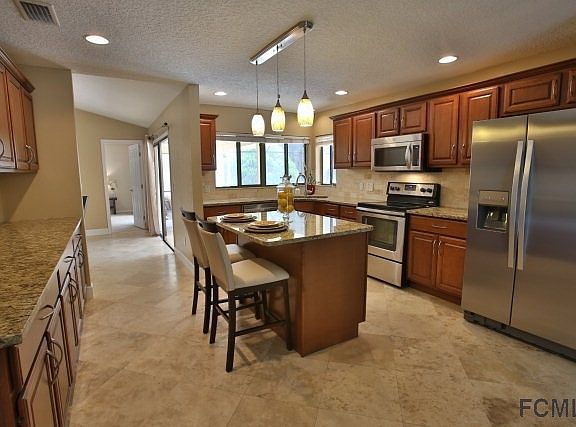 5th image of 12 Westminster Dr