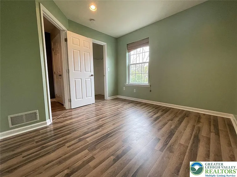 304 Central Park Ave — Photo 11