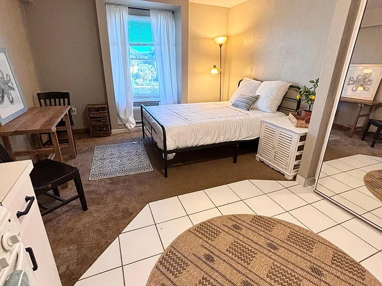 224 E Garden St #404 — Photo 9