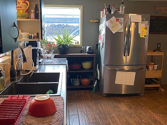 Kitchen. 