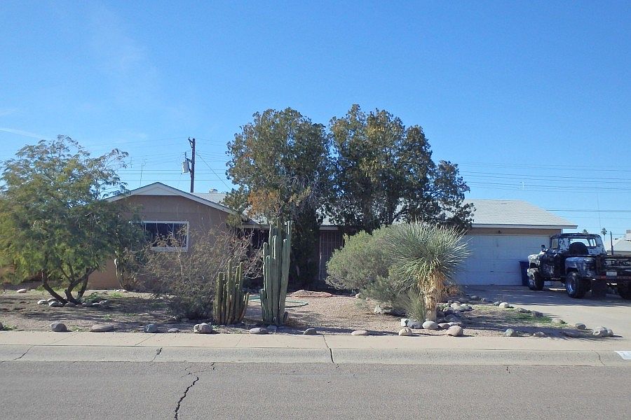 1st image of 700 S Darrow Dr