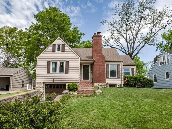 2400 W 48th Ter, Westwood, KS 66205