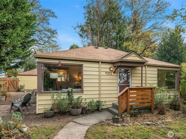 9202 14th Avenue SW, Seattle, WA 98106