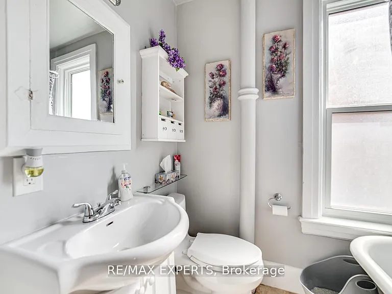 98 Elgin St E #1 — Photo 16