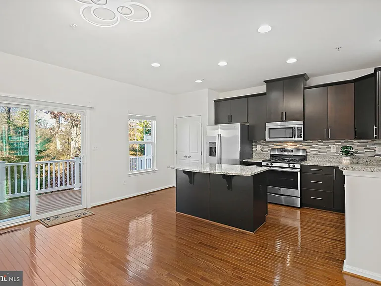 7305 Summit Rock Rd — Photo 8