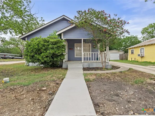 1033 N Milam St, Seguin, TX 78155