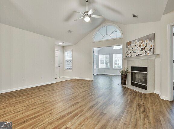 3rd image of 195 Rehobeth Way