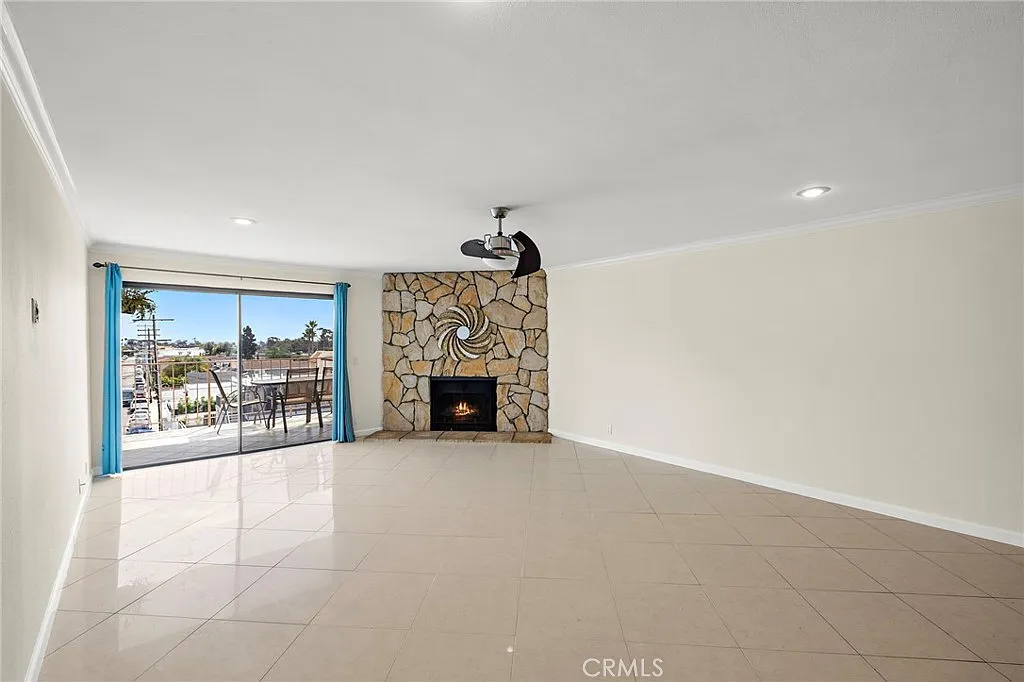 2 bed, 1326 sqft, $3,000 — Photo 2