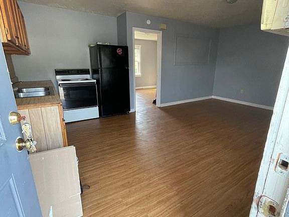 4th image of 41 Meadow Green Dr #T-9