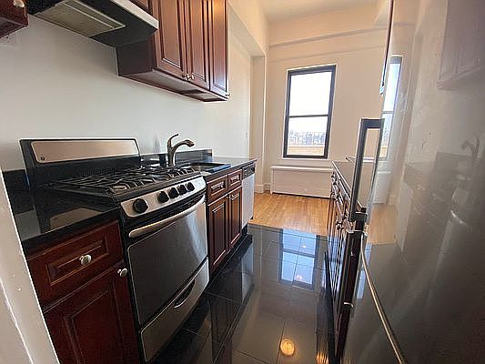 2nd image of 127 W 96th St Penthouse D1
