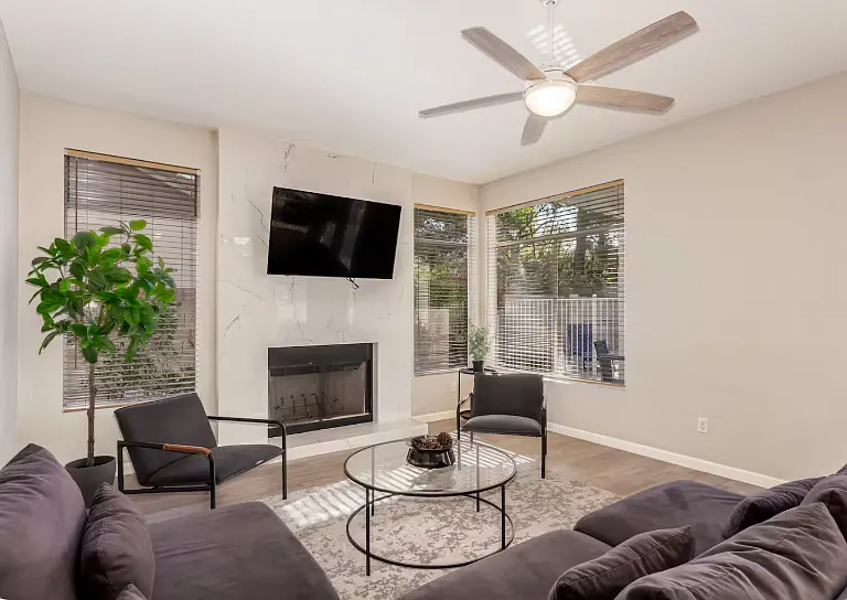 3141 W Laredo St — Photo 20