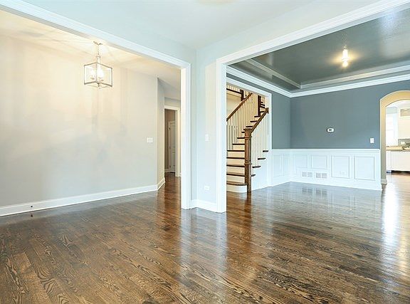 2nd image of 608 S Sunnyside Ave