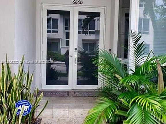 4th image of 6660 NW 105th Ct #Townhouse 6660
