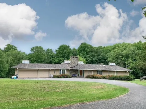 8410 Hawkins Creamery Rd, Gaithersburg, MD 20882