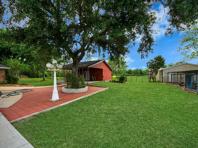 8407 Kirchner Rd — Photo 31