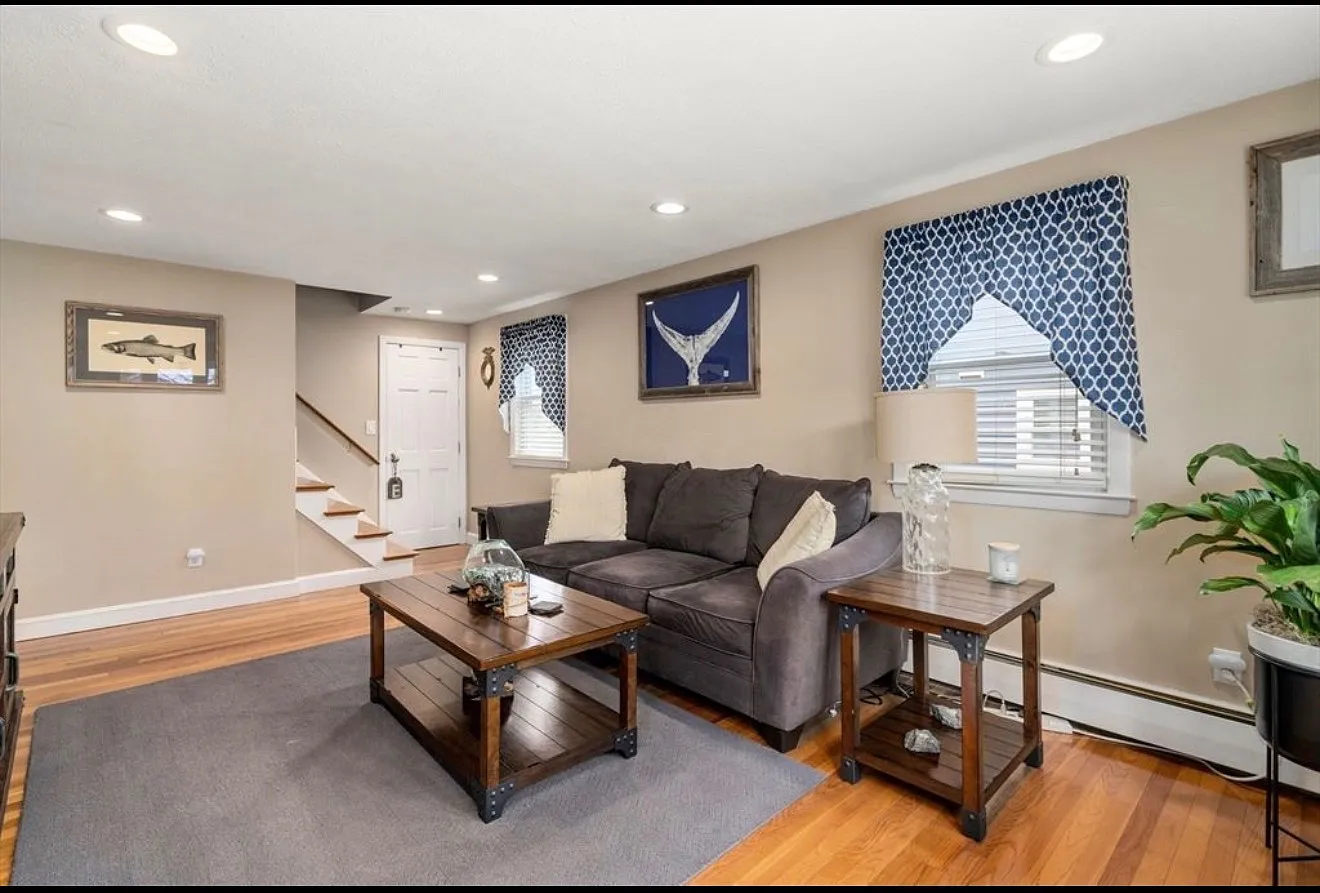 4 bed, 1663 sqft, $4,500 — Photo 3