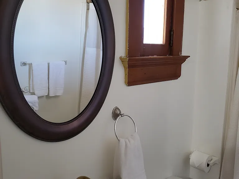 Serenity Room at $1400/mo