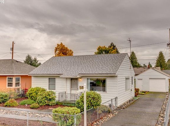 2nd image of 3004 E 25th St