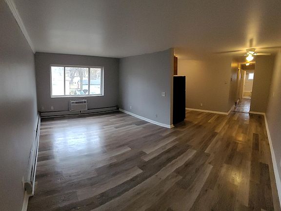 4th image of 170 Richardson Pl Unit 9
