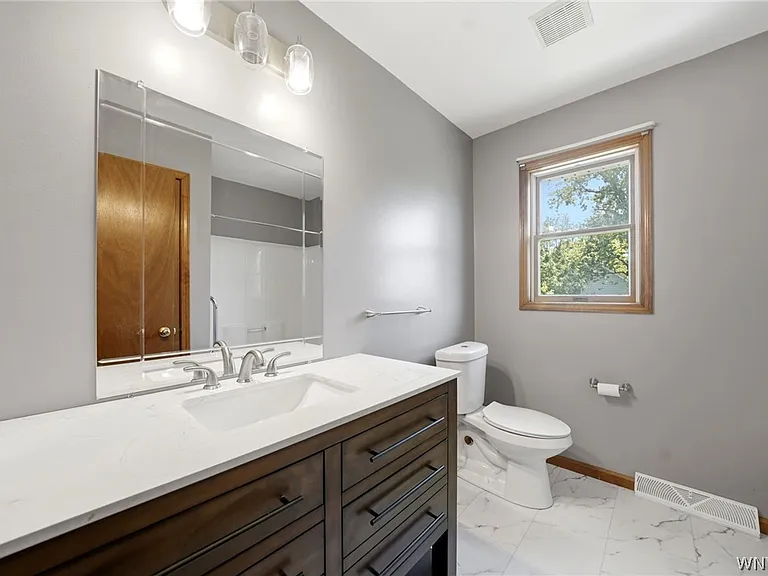 555 Lakeview Ave — Photo 14