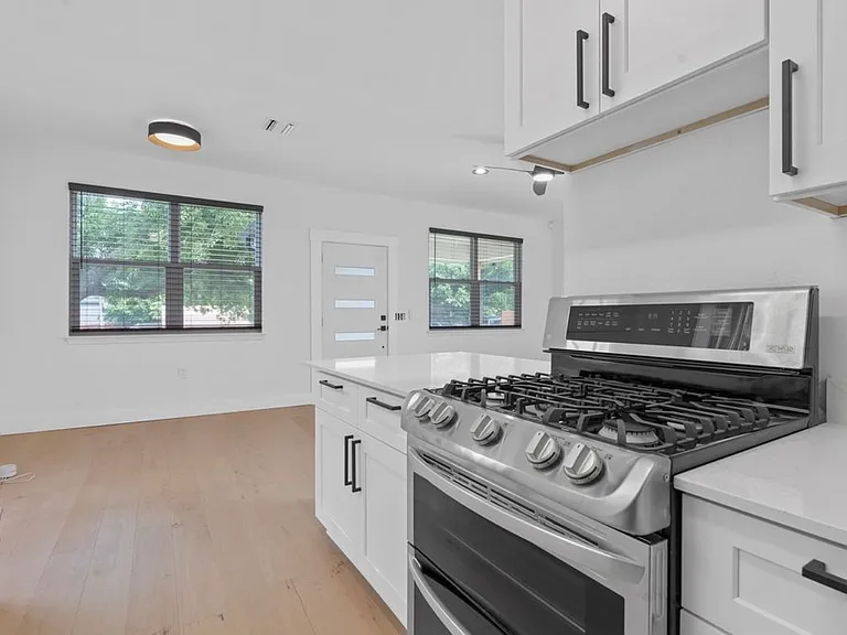 7204 Carver Ave #A — Photo 9
