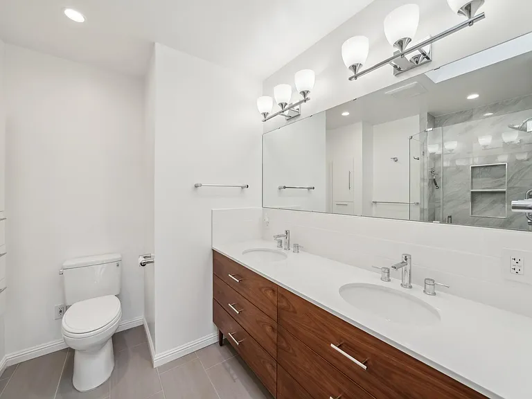 1750 N Point St — Photo 35