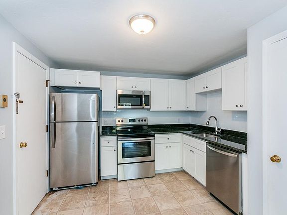 2nd image of 433 Furnace Brook Pkwy APT 6