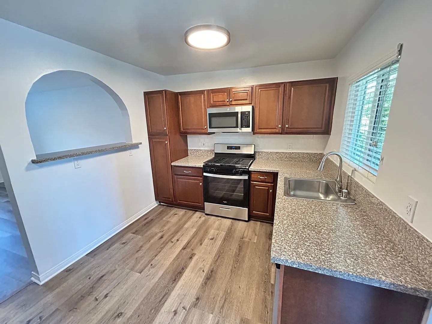 271 Parke St — Photo 3