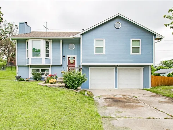 504 Dogwood Dr, Knob Noster, MO 65336