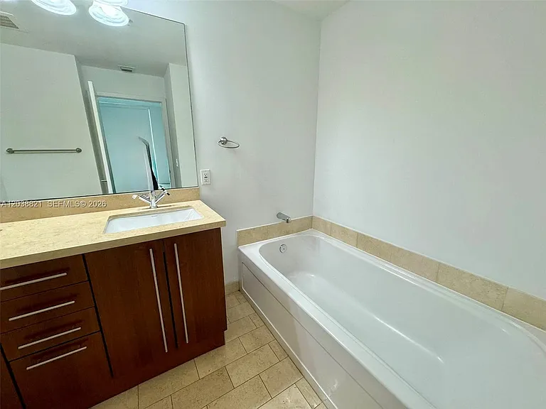 79 SW 12th St #3509 — Photo 7