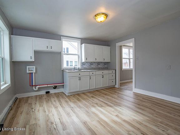 5th image of 236 E Back St