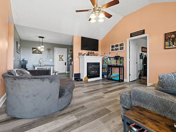 3rd image of 117 Fort Cir