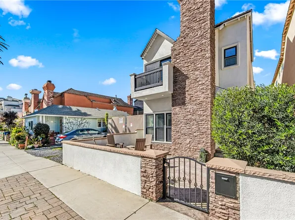 219 2nd St, Huntington Beach, CA 92648