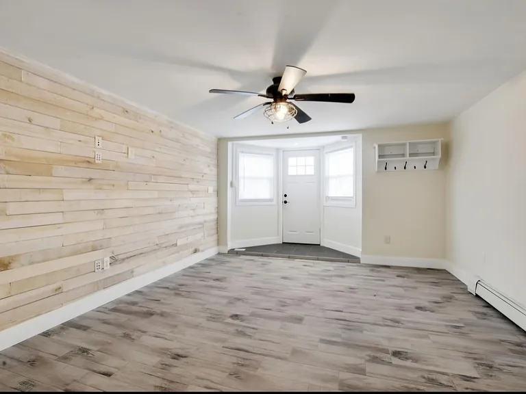 728 Golden Ave #1 — Photo 9