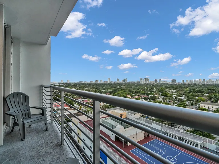 1720 Harrison St #15B — Photo 12