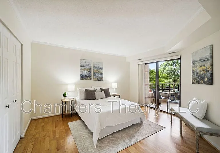 2400 Clarendon Blvd #201 — Photo 9